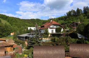 Penzion V Hluboké a Department Glamp, Vsetín